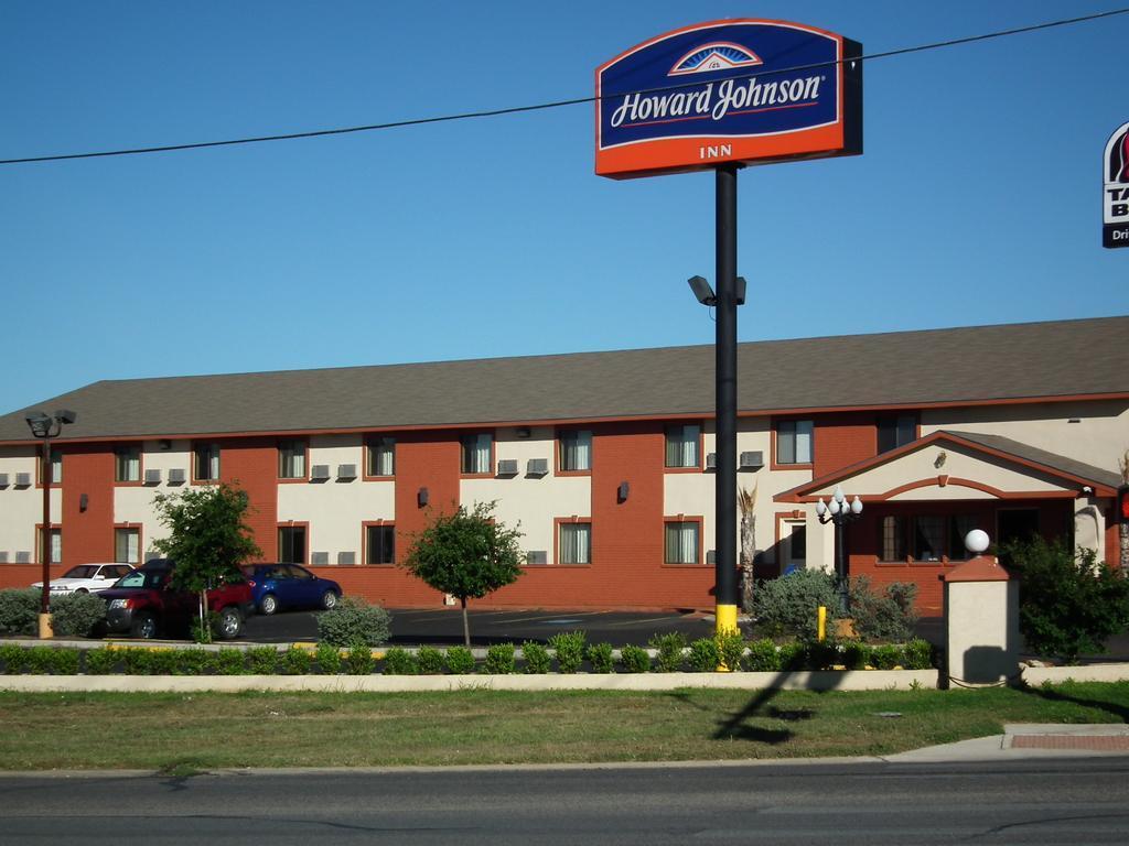 Howard Johnson By Wyndham Near Schlitterbahn New Braunfels Exterior photo