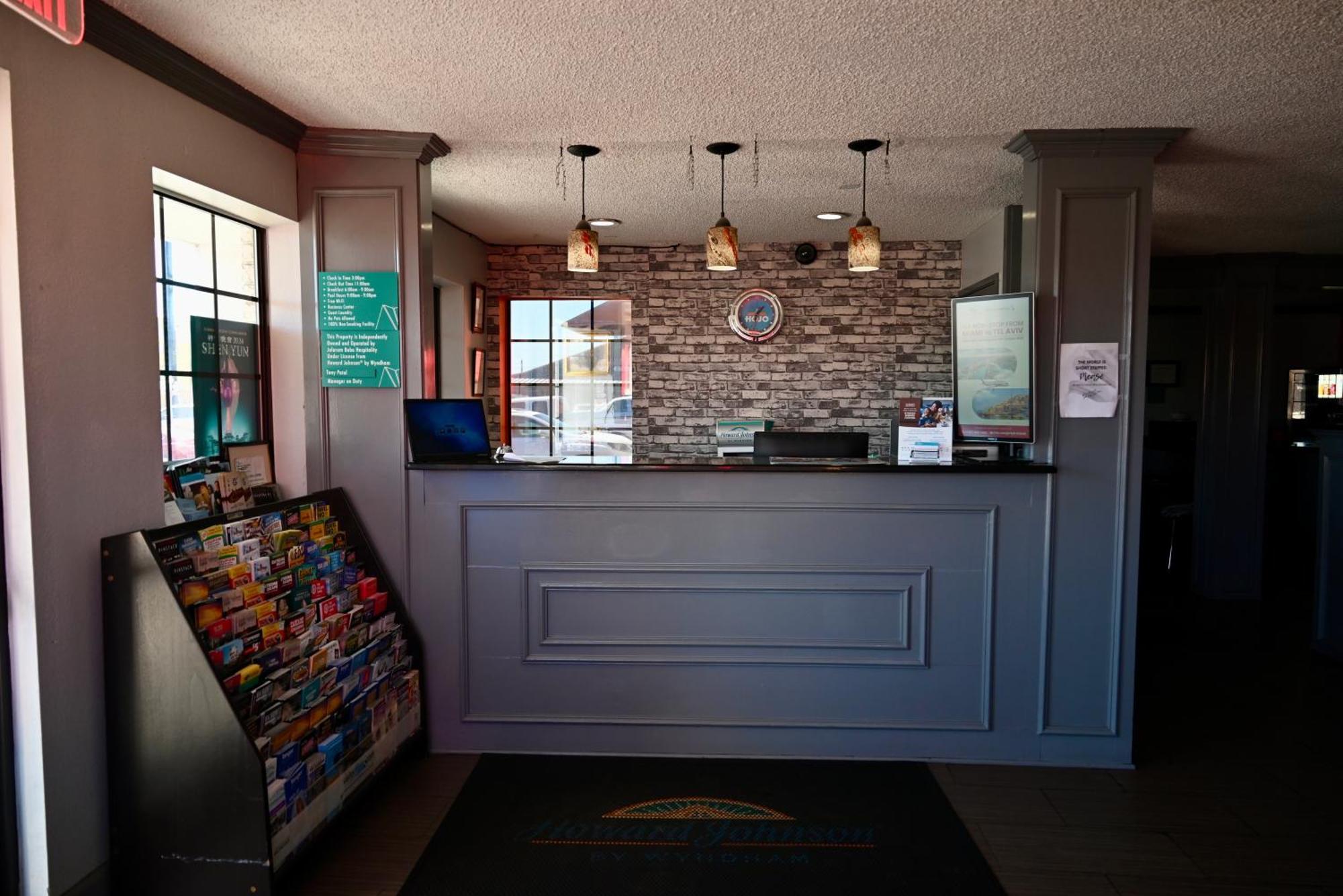 Howard Johnson By Wyndham Near Schlitterbahn New Braunfels Exterior photo